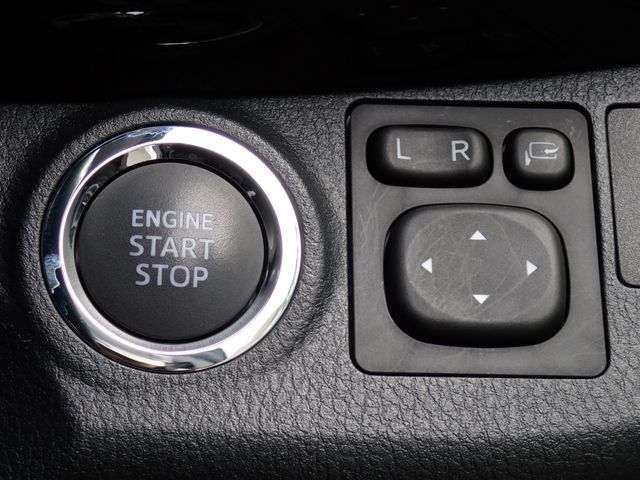 TOYOTA VITZ 2019 Image 31