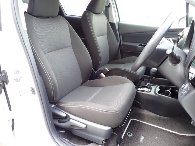 TOYOTA VITZ 2019 Image 31