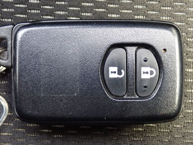 TOYOTA VITZ 2019 Image 31