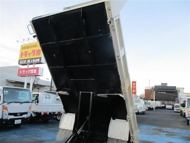 HINO DUTRO 2014 Image 31