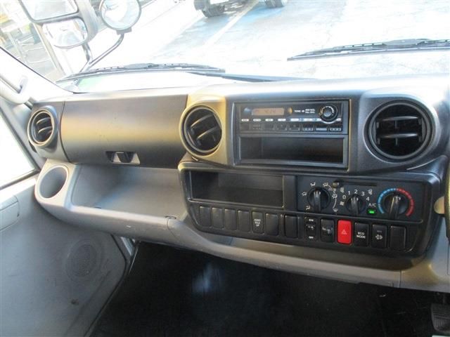 HINO DUTRO 2014 Image 31