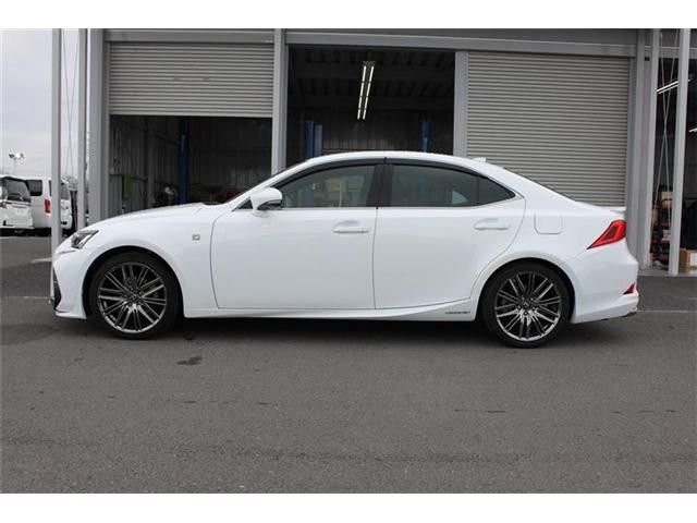 TOYOTA LEXUS IS300H 2017 Image 31