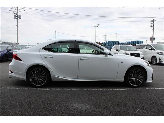 TOYOTA LEXUS IS300H 2017 Image 31