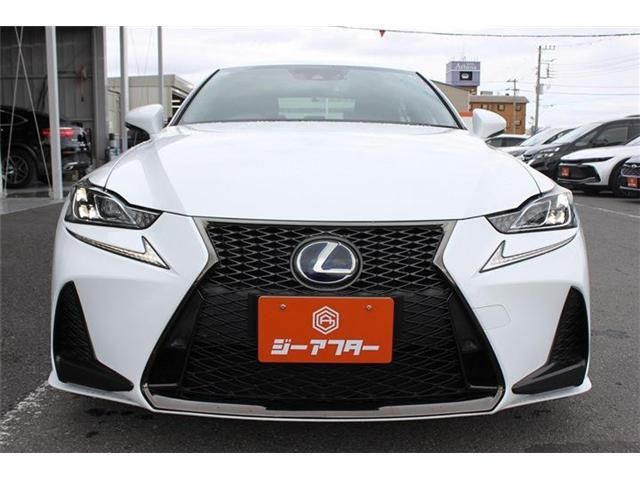 TOYOTA LEXUS IS300H 2017 Image 31