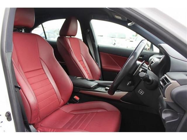 TOYOTA LEXUS IS300H 2017 Image 31