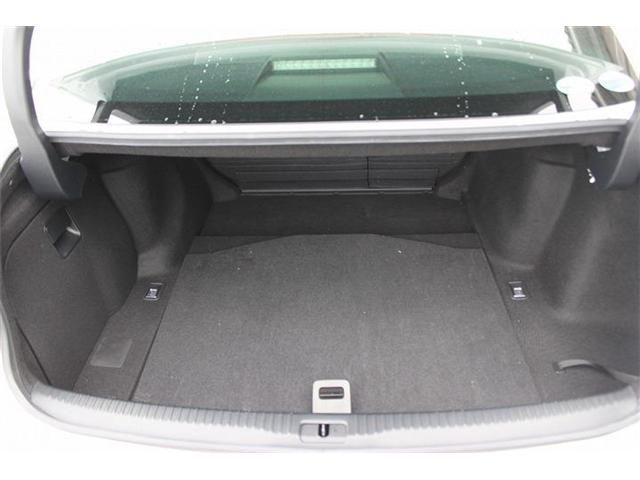 TOYOTA LEXUS IS300H 2017 Image 31