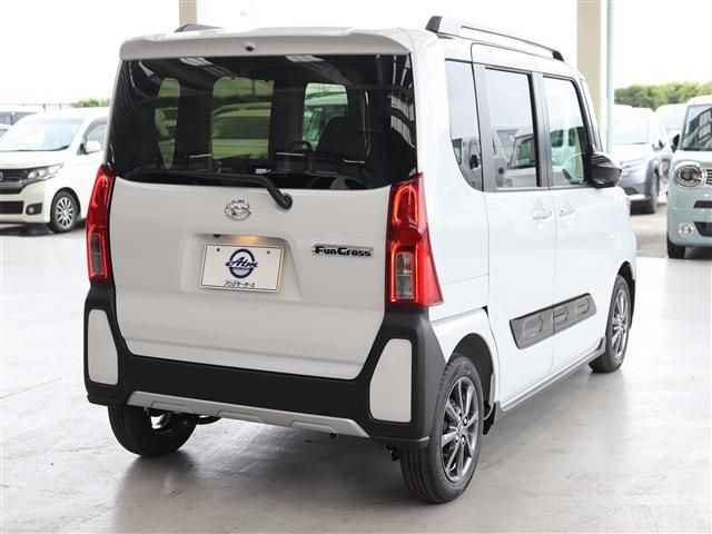 DAIHATSU TANTO FAN CROSS 2025 Image 31