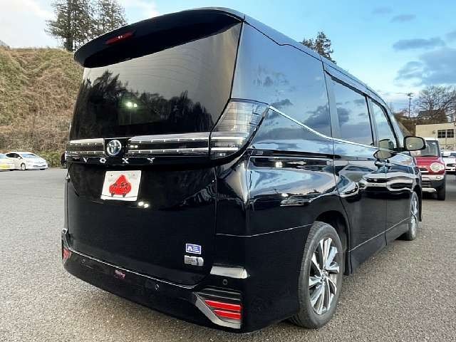 TOYOTA VOXY HYBRID 2023 Image 31