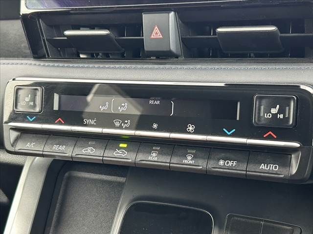 TOYOTA VOXY HYBRID 2022 Image 31