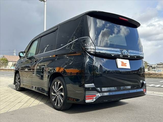 TOYOTA VOXY HYBRID 2022 Image 31