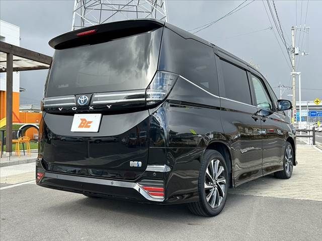 TOYOTA VOXY HYBRID 2022 Image 31