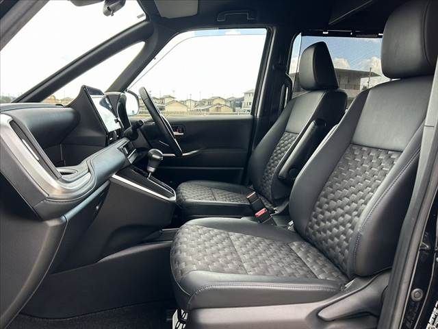 TOYOTA VOXY HYBRID 2022 Image 31