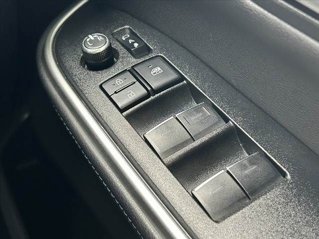 TOYOTA VOXY HYBRID 2022 Image 31