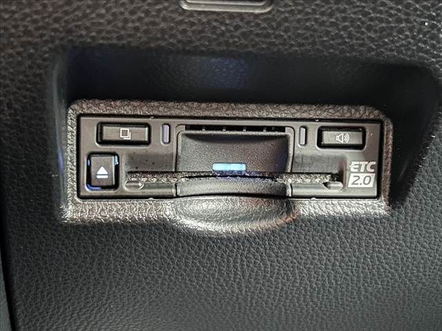 TOYOTA VOXY HYBRID 2022 Image 31