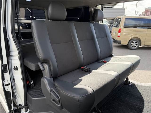TOYOTA HIACE VAN 2WD 2017 Image 31