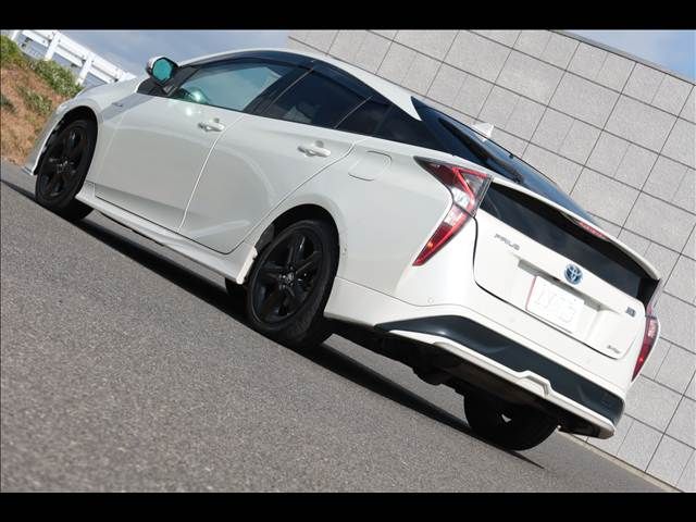 TOYOTA PRIUS 4WD 2017 Image 31