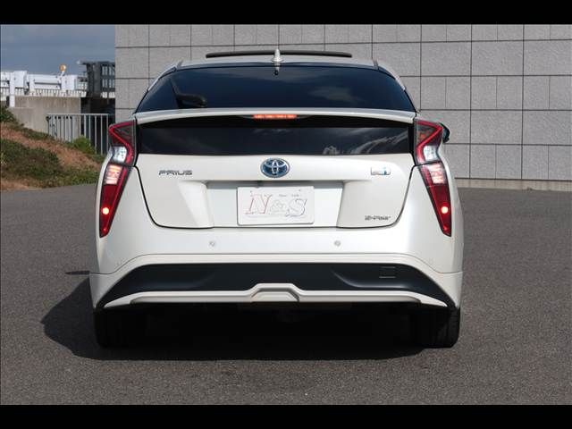 TOYOTA PRIUS 4WD 2017 Image 31