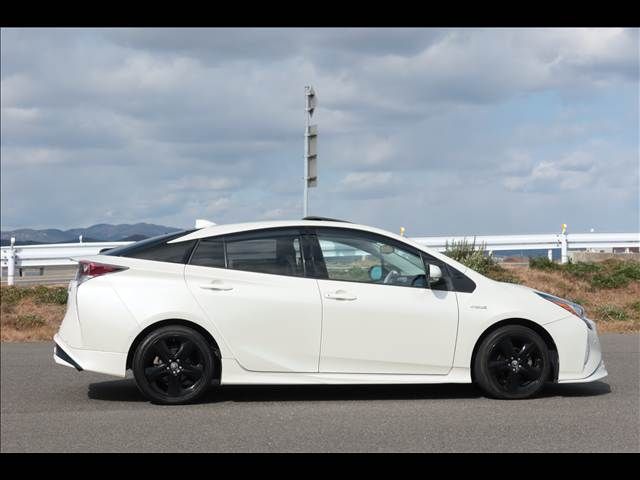 TOYOTA PRIUS 4WD 2017 Image 31