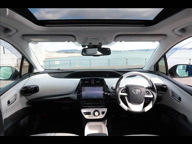 TOYOTA PRIUS 4WD 2017 Image 31