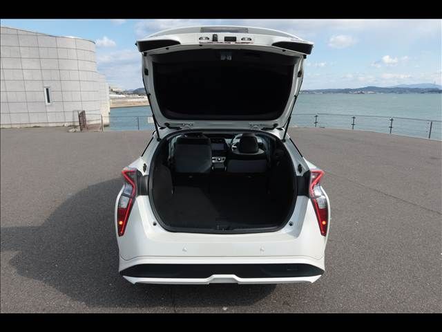 TOYOTA PRIUS 4WD 2017 Image 31