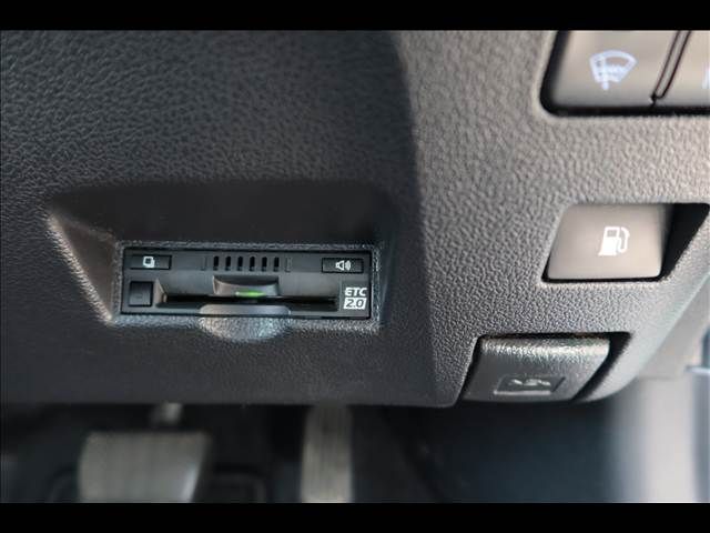 TOYOTA PRIUS 4WD 2017 Image 31