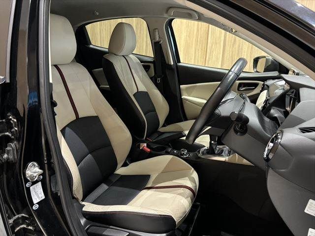 MAZDA DEMIO 2014 Image 31