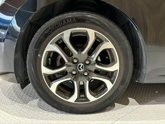 MAZDA DEMIO 2014 Image 31