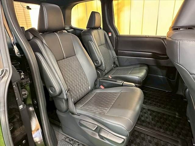 TOYOTA NOAH HYBRID 2023 Image 31