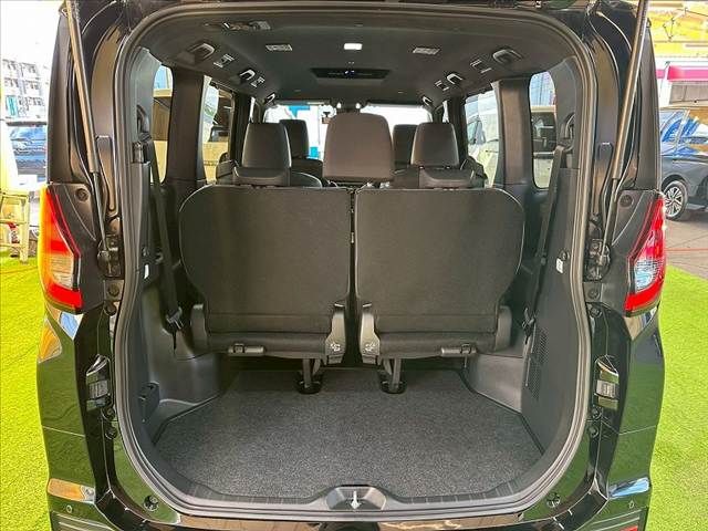 TOYOTA NOAH HYBRID 2023 Image 31