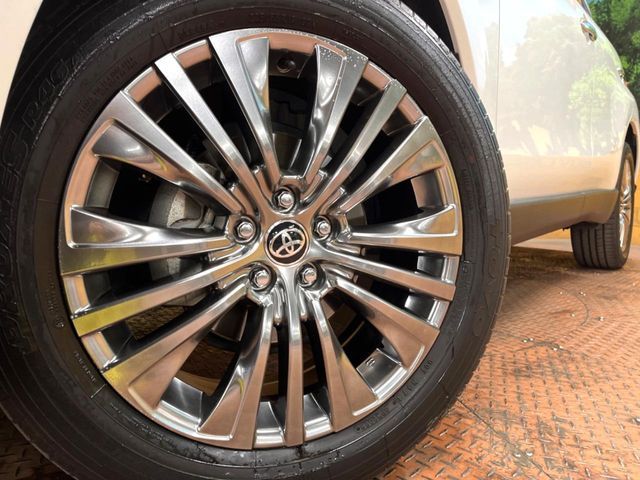 TOYOTA HARRIER HYBRID 2023 Image 31