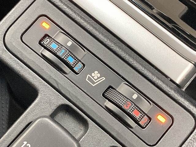 TOYOTA LANDCRUISER PRADO 2022 Image 31