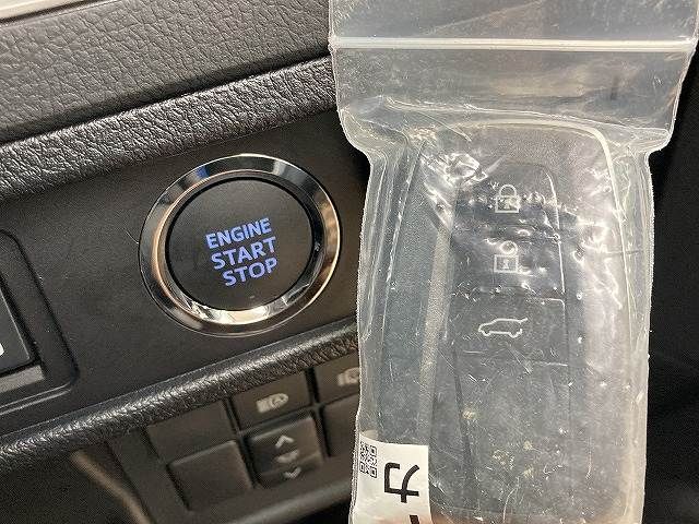 TOYOTA LANDCRUISER PRADO 2022 Image 31