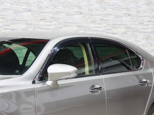 TOYOTA LEXUS LS600H 2015 Image 31