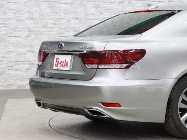 TOYOTA LEXUS LS600H 2015 Image 31