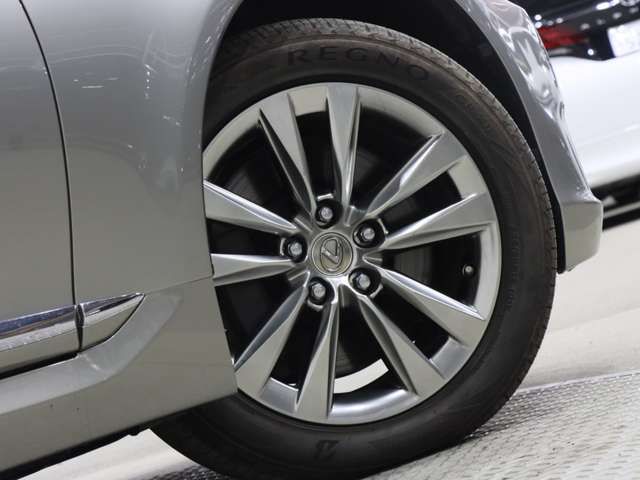 TOYOTA LEXUS LS600H 2015 Image 31