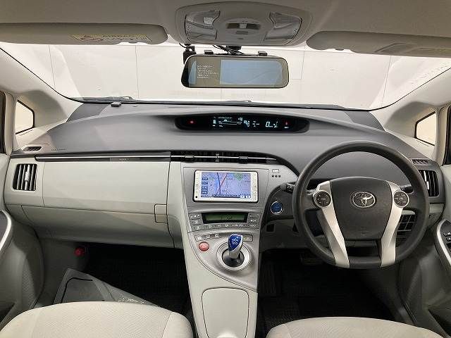 TOYOTA PRIUS 2013 Image 31