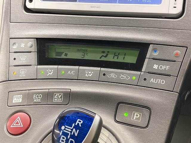 TOYOTA PRIUS 2013 Image 31