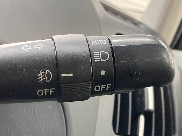 TOYOTA PRIUS 2013 Image 31