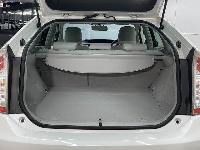 TOYOTA PRIUS 2013 Image 31