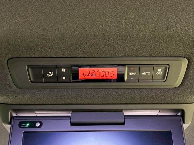 TOYOTA VOXY HYBRID 2019 Image 31