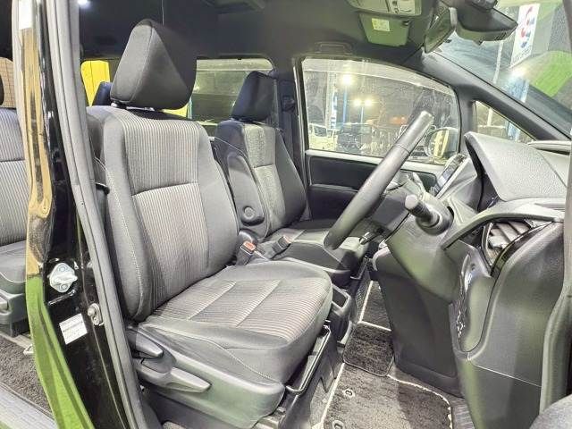 TOYOTA VOXY HYBRID 2019 Image 31