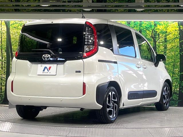TOYOTA SIENTA HYBRID 2022 Image 31
