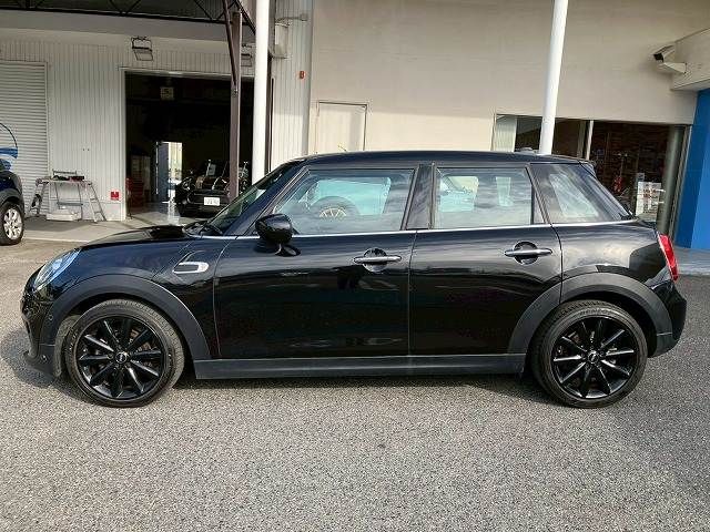 BMW MINI COOPER D 5DOOR 2020 Image 31