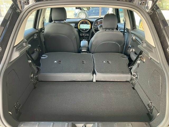 BMW MINI COOPER D 5DOOR 2020 Image 31