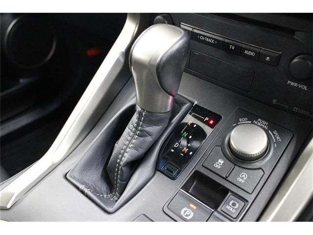 TOYOTA LEXUS NX200T 2017 Image 31