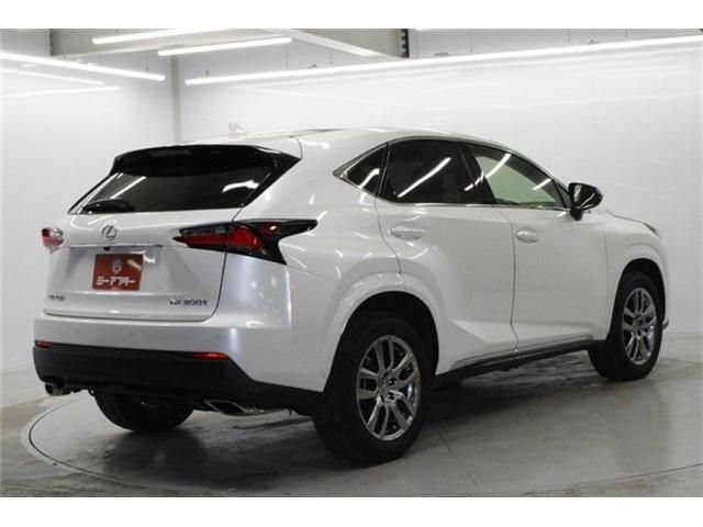 TOYOTA LEXUS NX200T 2017 Image 31