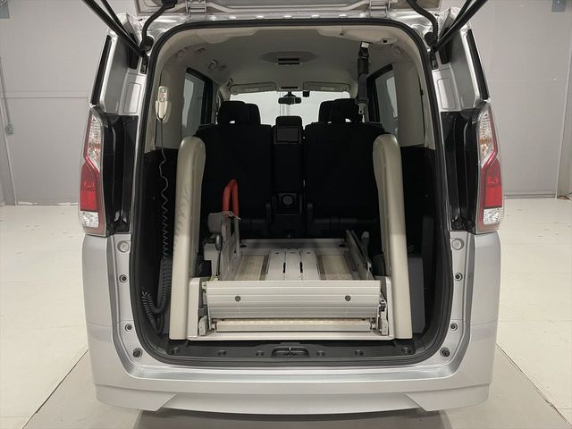 NISSAN SERENA  S-HYBRID 2017 Image 31