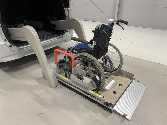 NISSAN SERENA  S-HYBRID 2017 Image 31