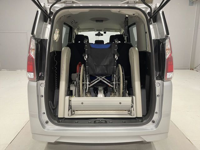 NISSAN SERENA  S-HYBRID 2017 Image 31