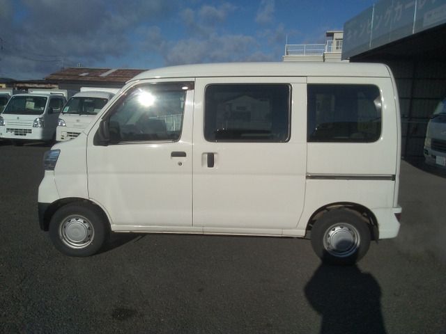 DAIHATSU HIJET CARGO 4WD 2018 Image 31